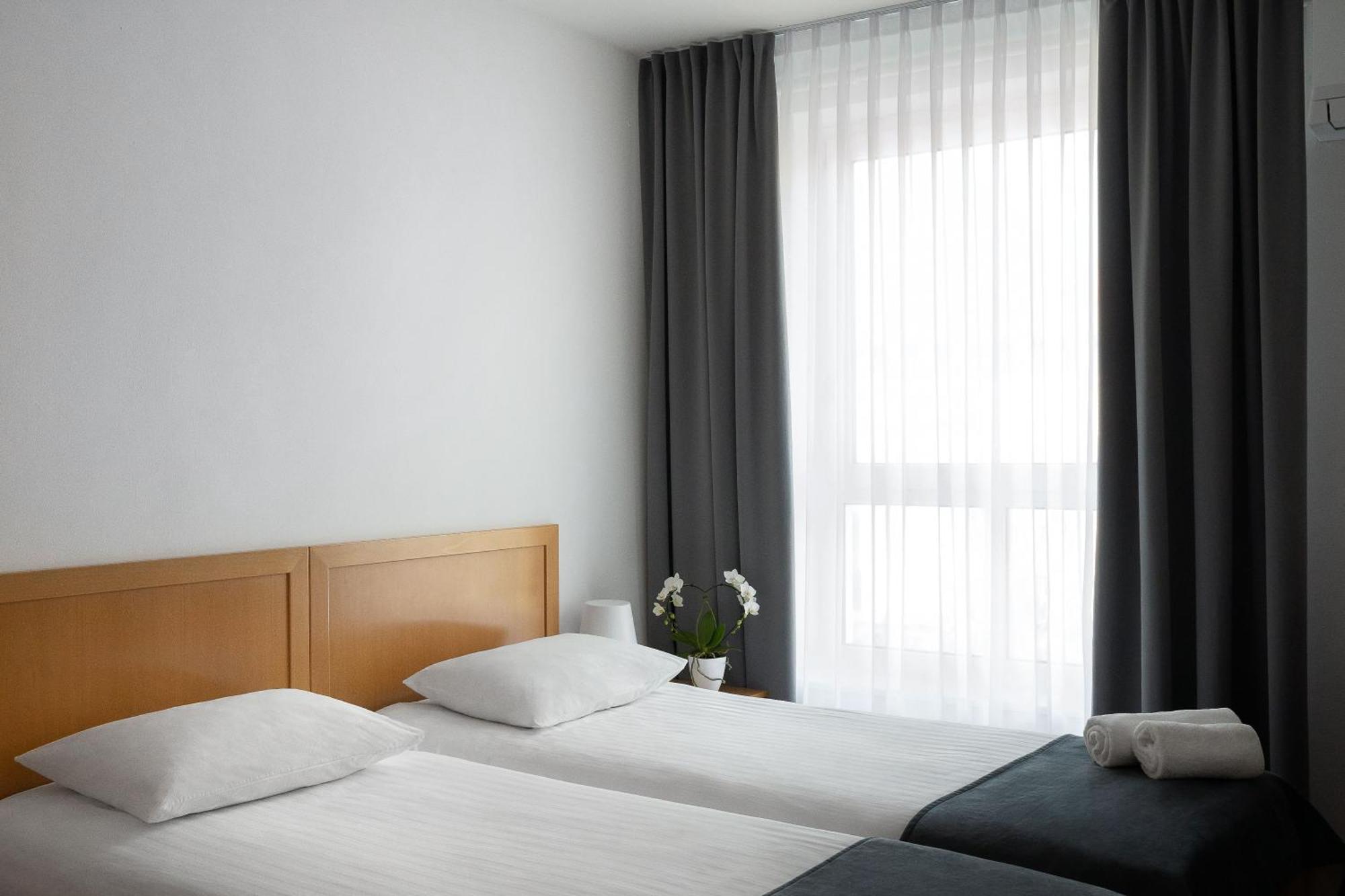 Hotel Tabor Sezana Bagian luar foto