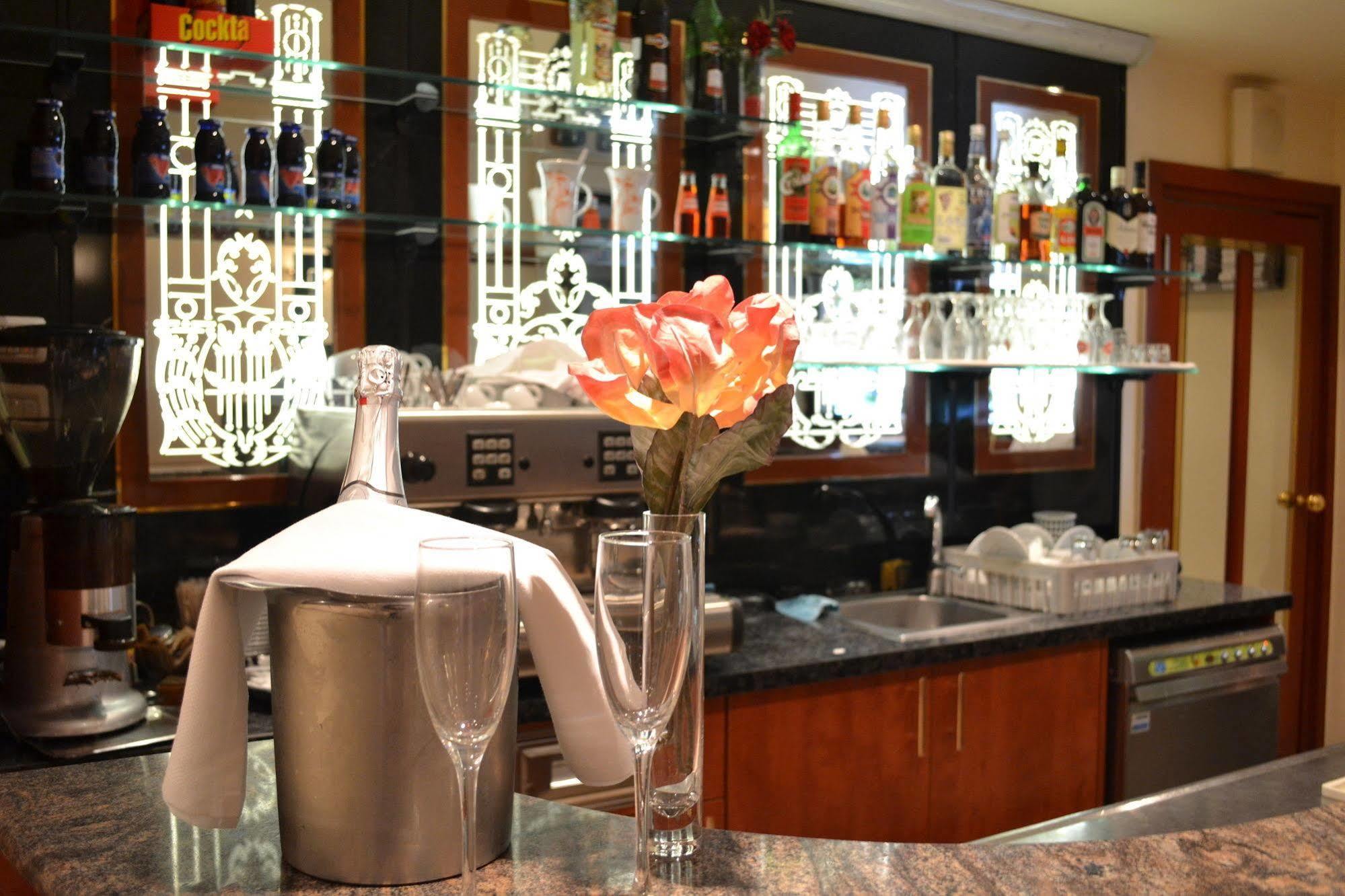 Hotel Tabor Sezana Bagian luar foto